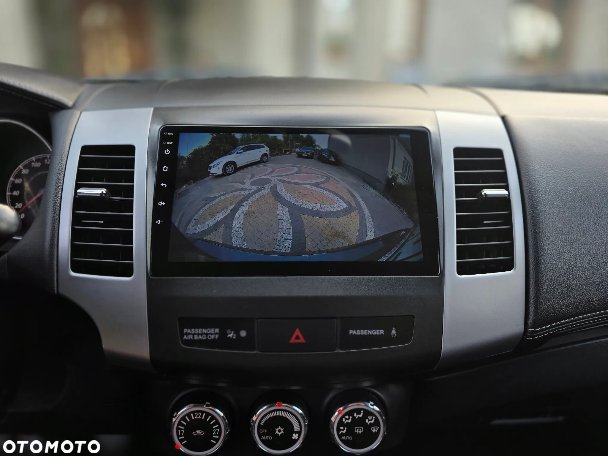 Mitsubishi Outlander - 28