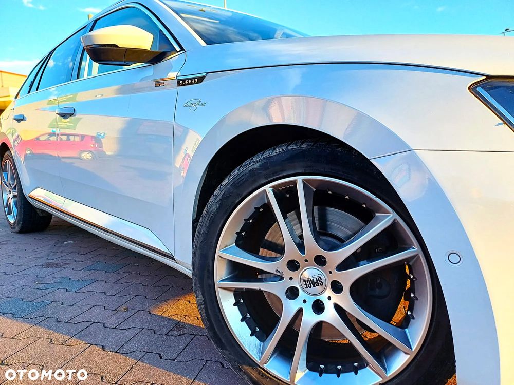 Skoda Superb Combi 2.0 TSI 4x4 DSG L&K - 33