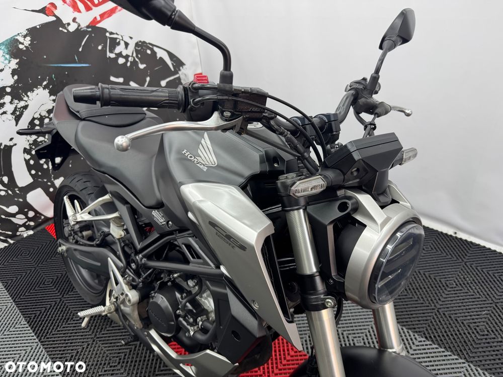 Honda CB - 32