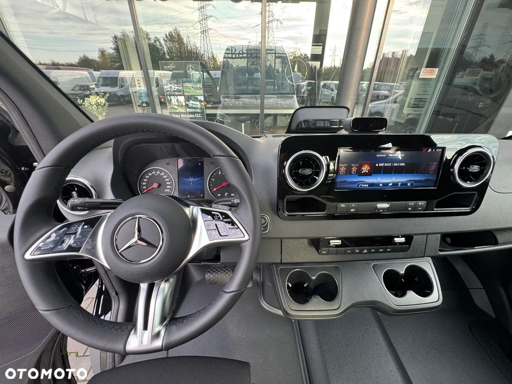 Mercedes-Benz Sprinter - 22