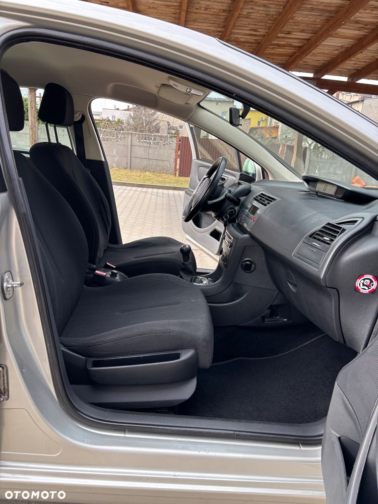 Citroën C4 1.4 16V Style - 13