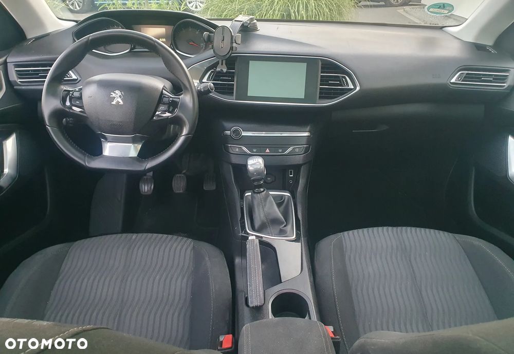 Peugeot 308 1.6 BlueHDi Allure S&S - 22