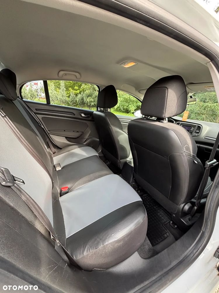 Renault Megane 1.6 SCe Life - 24
