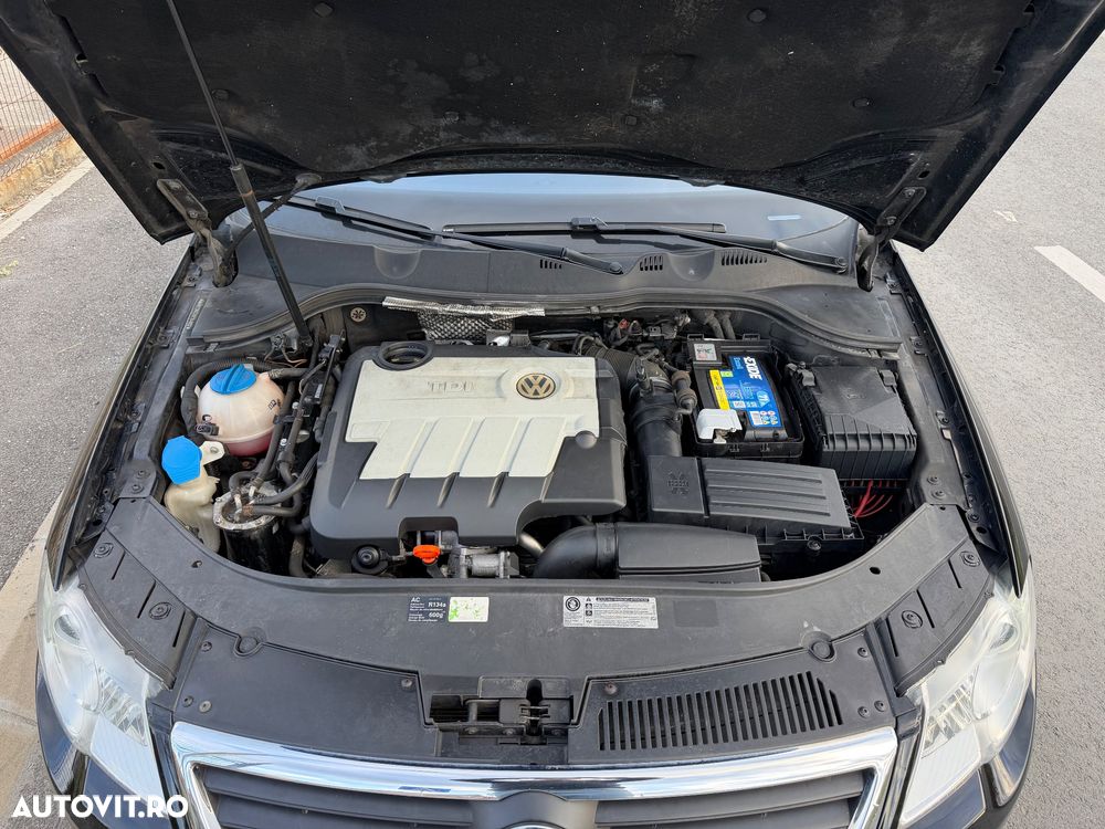 Volkswagen Passat 2.0 TDI DPF Highline - 14