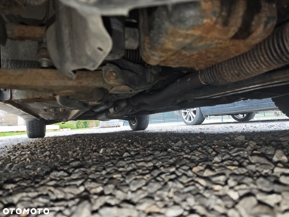 Mitsubishi Carisma 1.6 Classic - 32