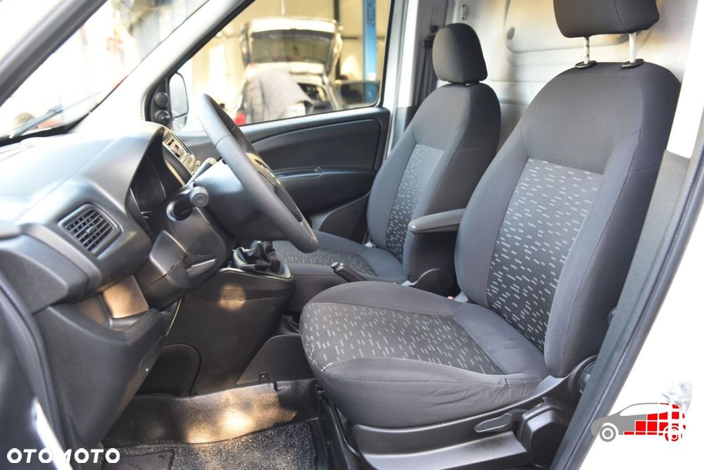 Opel COMBO - 13