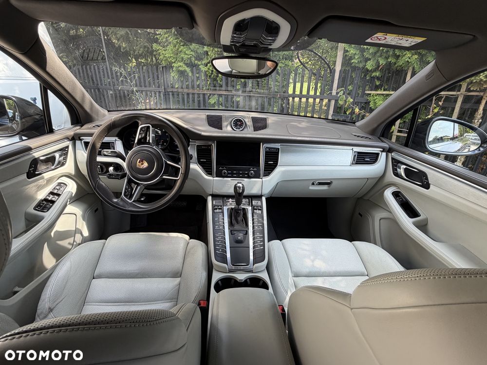 Porsche Macan - 15