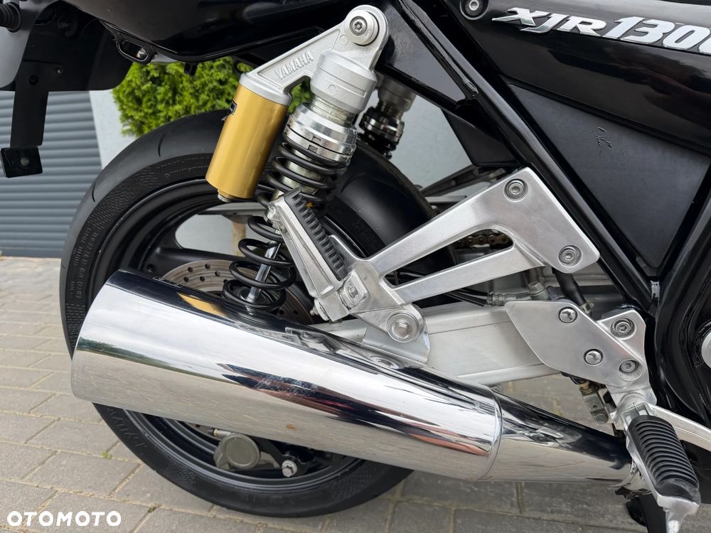 Yamaha XJR - 21