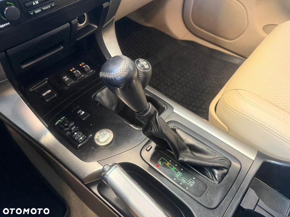 Toyota Land Cruiser - 19