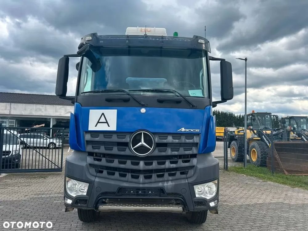 Mercedes-Benz Arocs 4142 | Wywrotka Schmitz | 8x4 | Euro 6 | Klima | Retarder | 242 598 km - 5