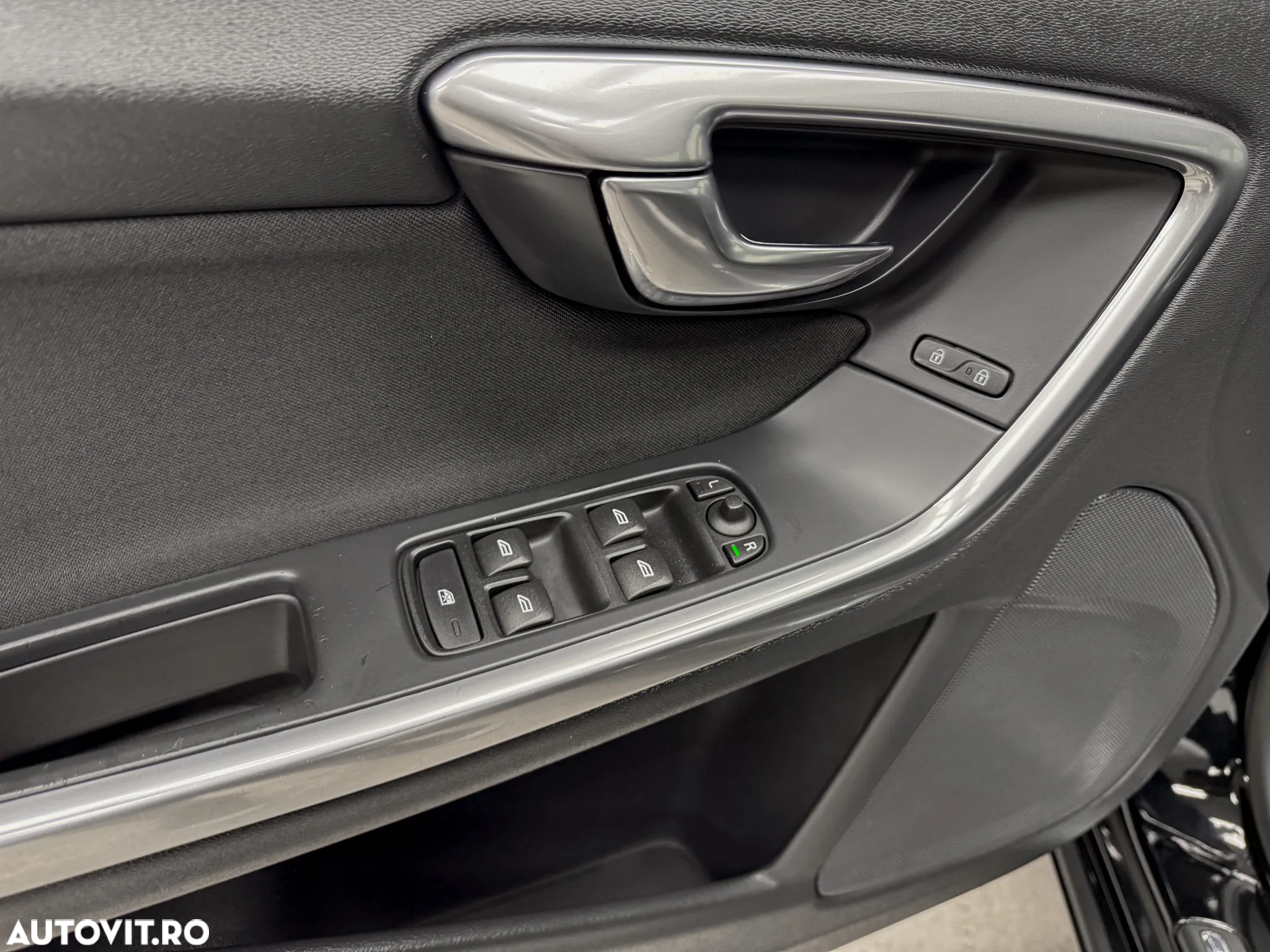 Volvo V60 D2 ECO Start-Stop Momentum - 20