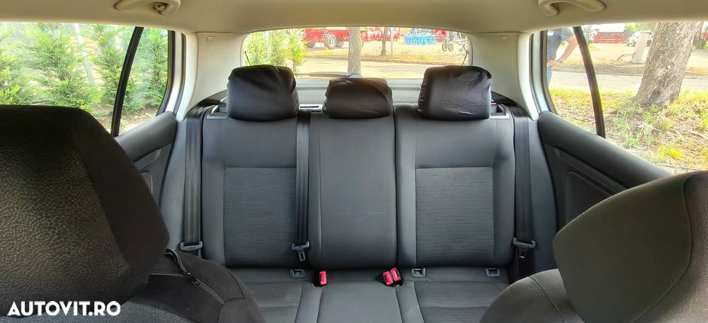 Volkswagen Golf 1.9 TDI Comfortline - 4