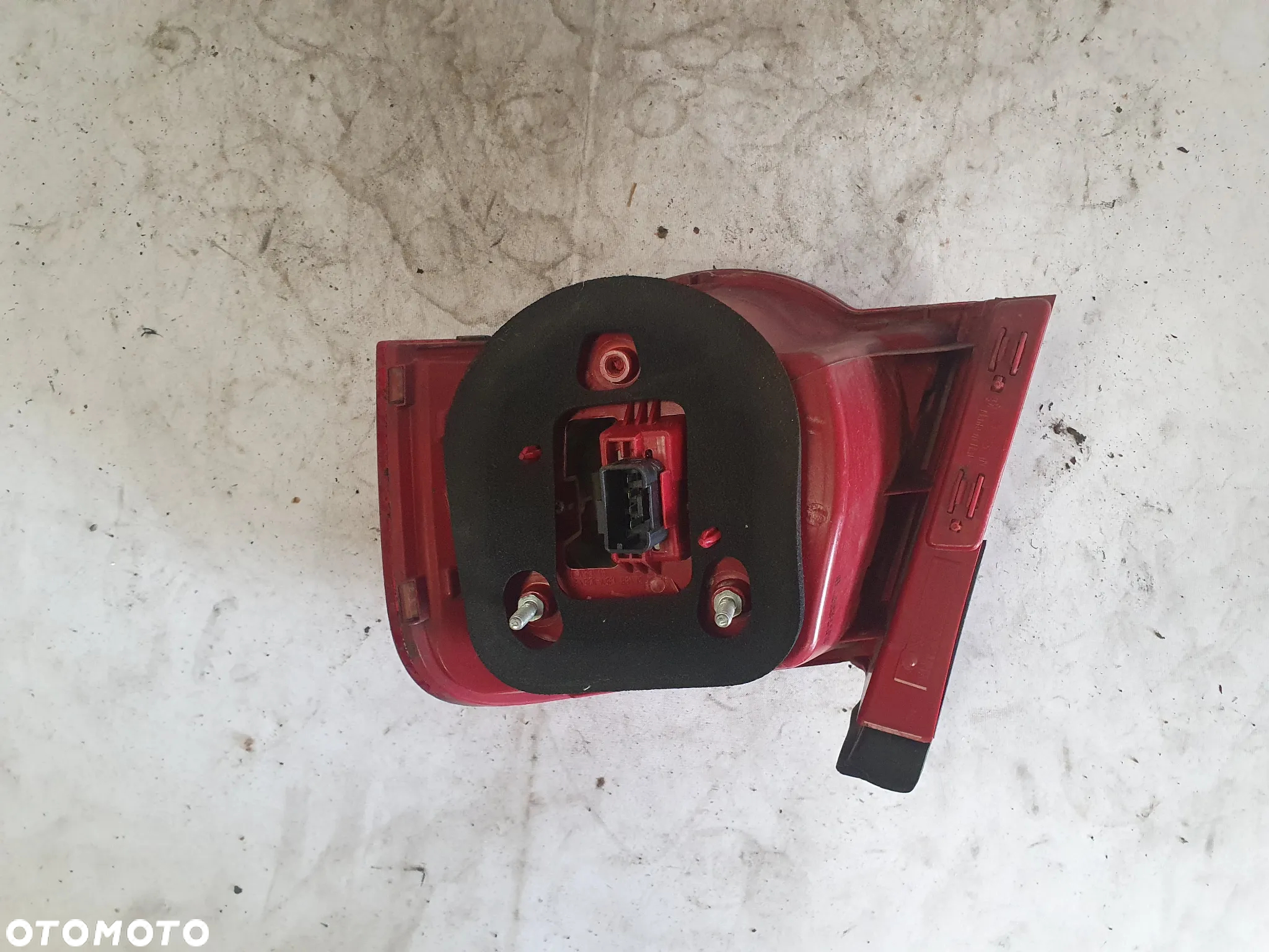 * LAMPA TYLNA PRAWA TYŁ PRAWO VOLKSWAGEN PASSAT B6 LED SEDAN - 6