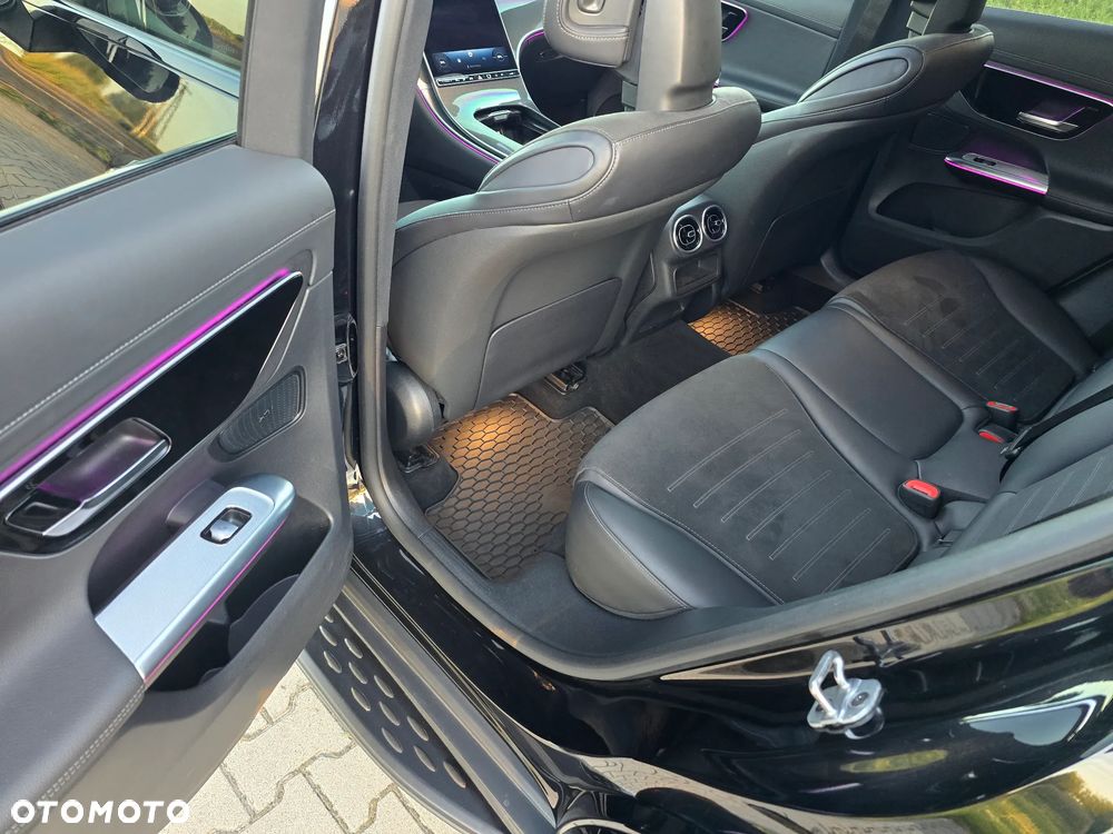 Mercedes-Benz GLC 300 de 4Matic 9G-TRONIC AMG Line Advanced - 17