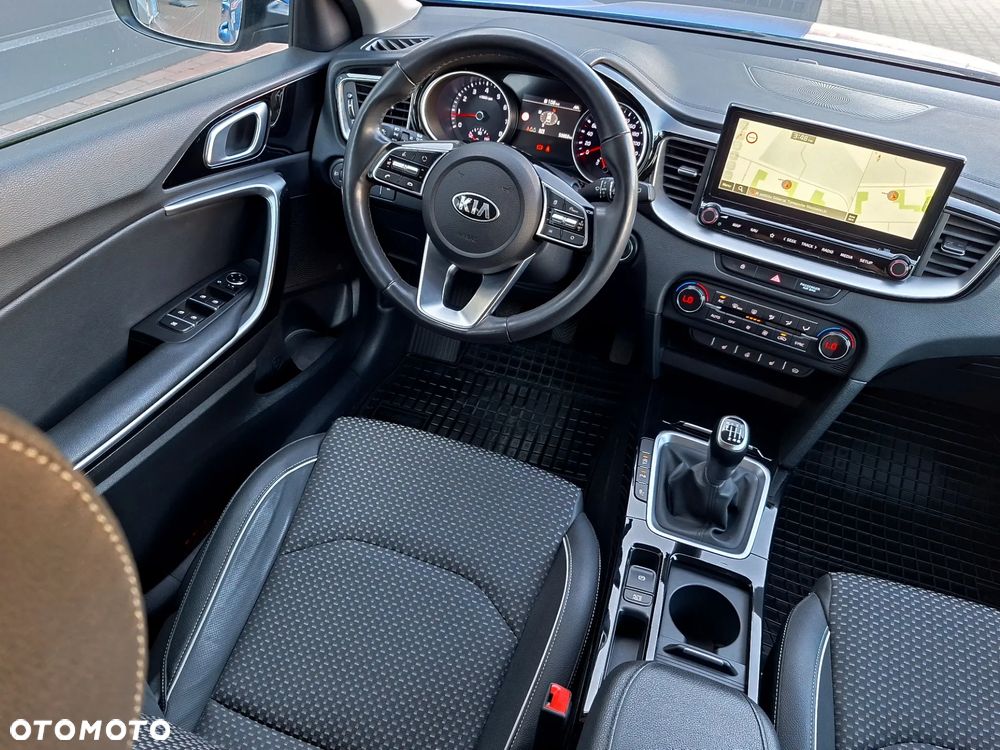 Kia XCeed 1.5 T-GDI L Business Line - 12