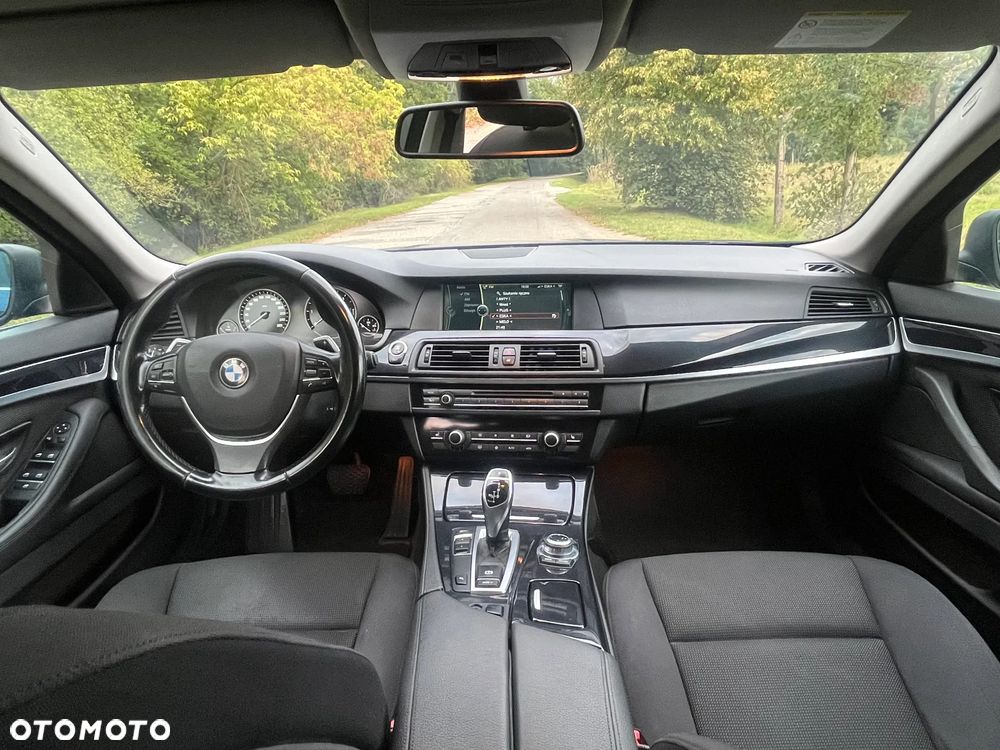 BMW Seria 5 520d Touring - 13