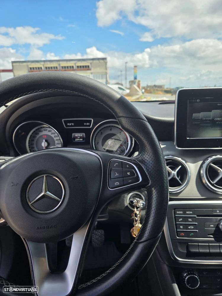 Mercedes-Benz GLA 180 CDI Urban - 11