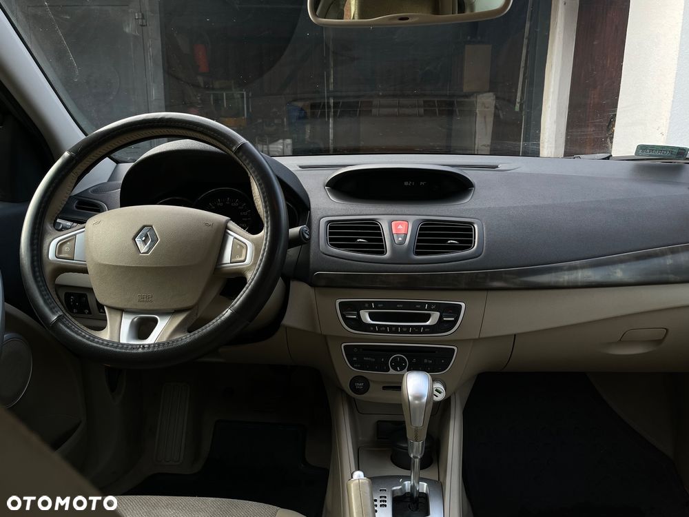Renault Fluence 2.0 16V Privilege X-Tronic CVT - 8
