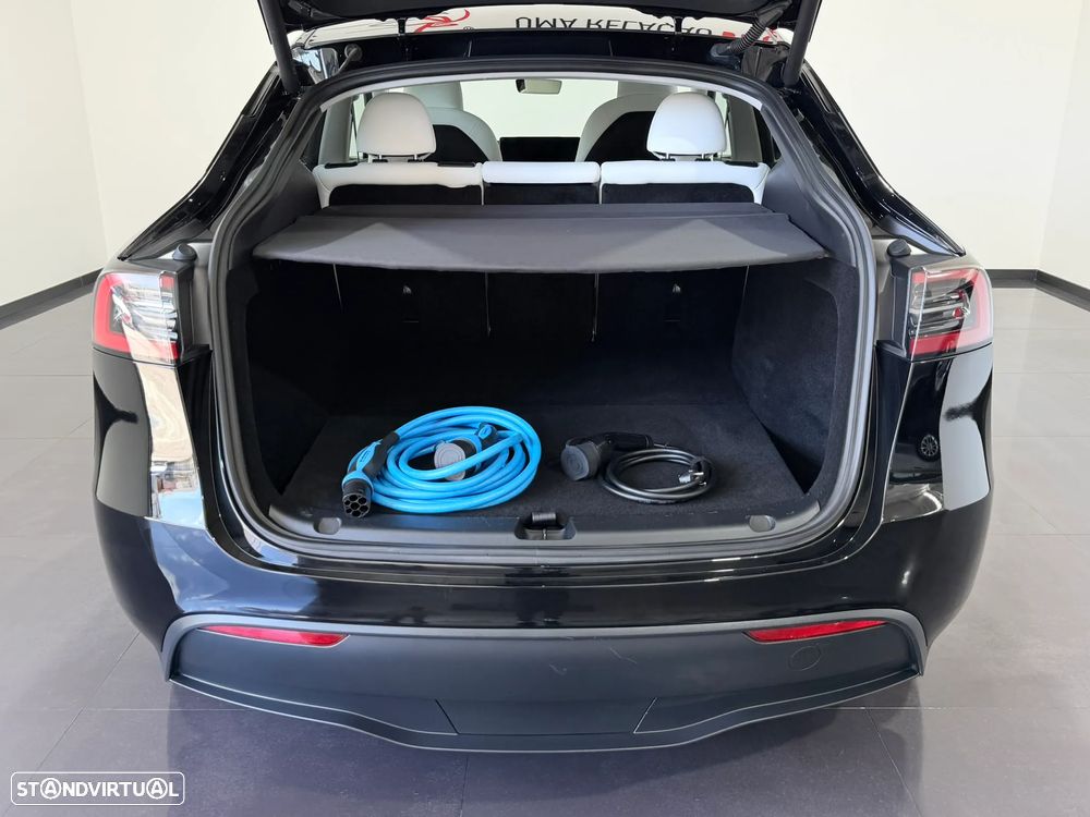 Tesla Model Y Performance Dual Motor AWD - 43