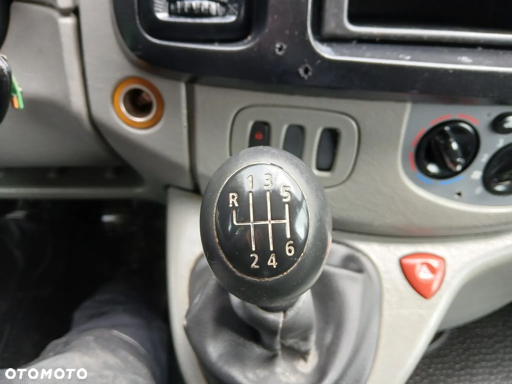 Opel VIVARO - 13