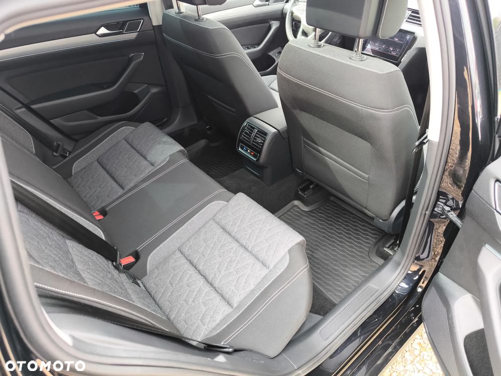 Volkswagen Passat 2.0 TDI SCR DSG 4Motion Business - 13