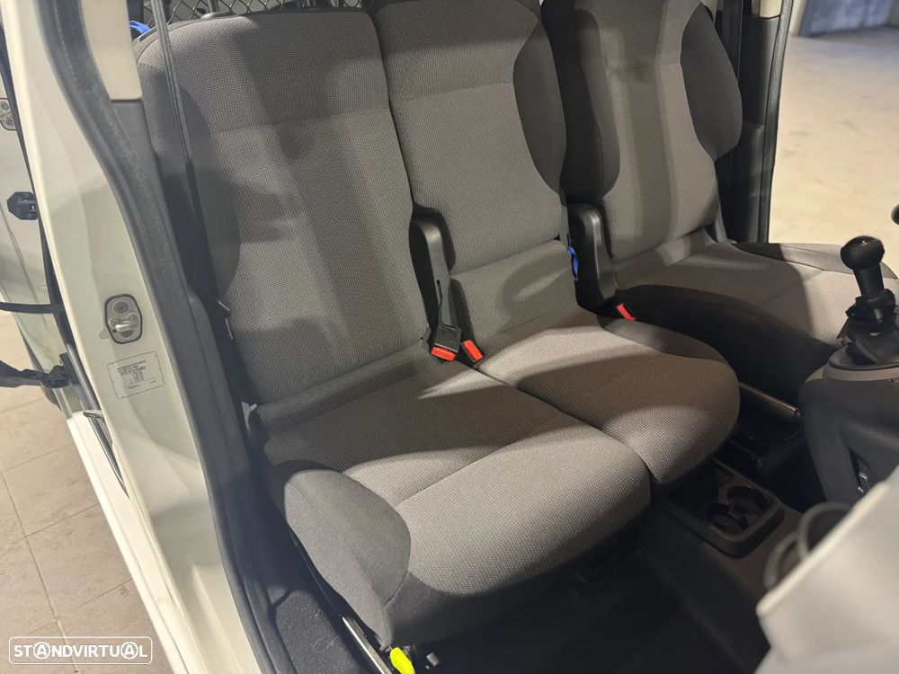 Peugeot Partner 1.6 Hdi 3 Lugares - 19