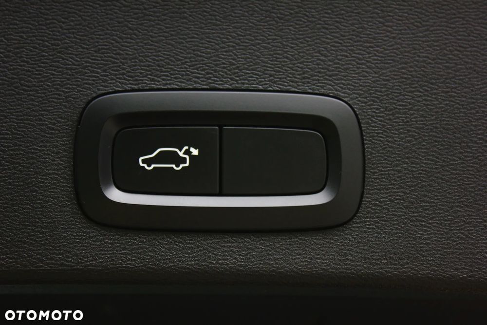 Volvo XC 40 T3 Momentum Pro - 34