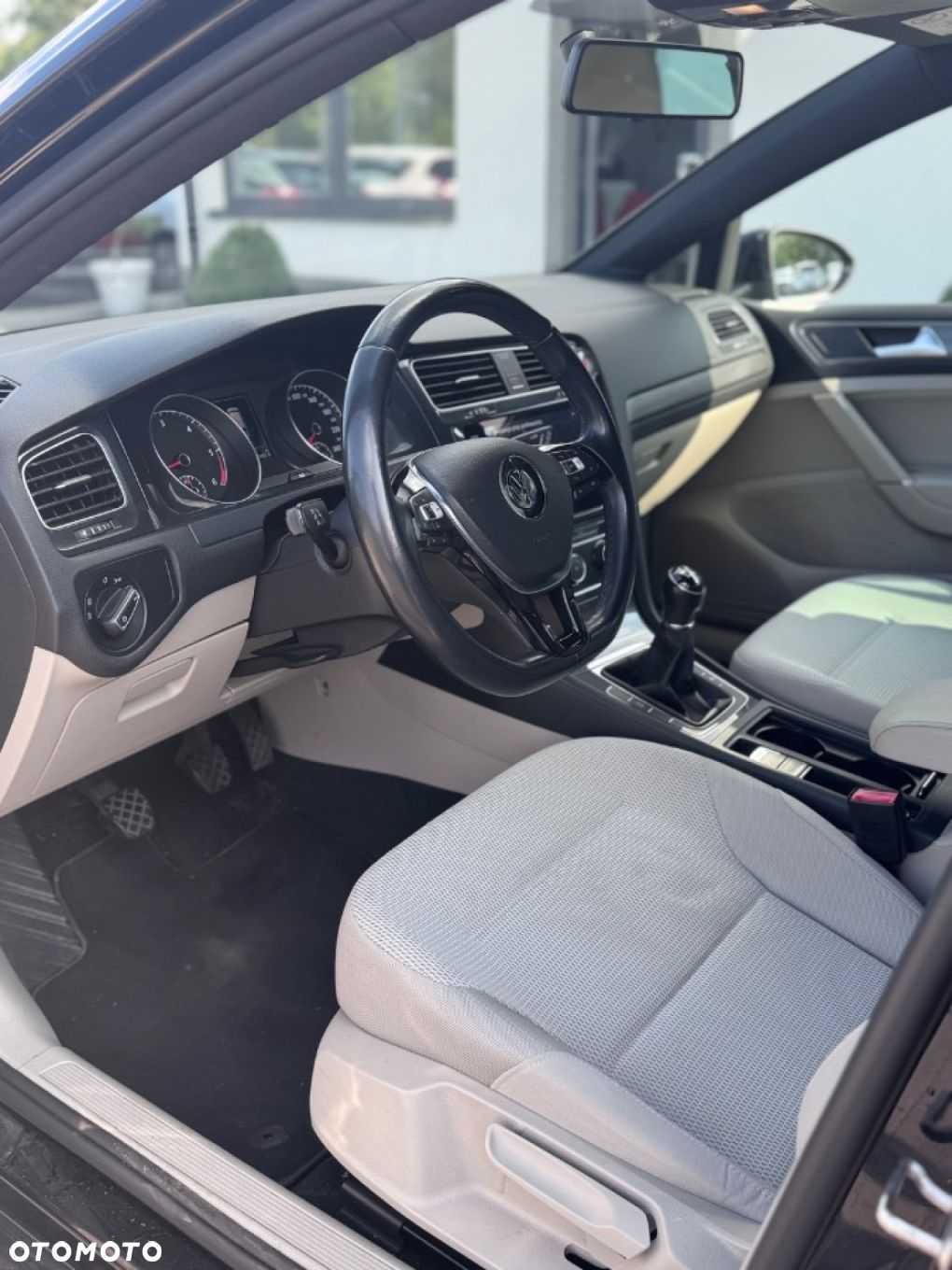 Volkswagen Golf - 14