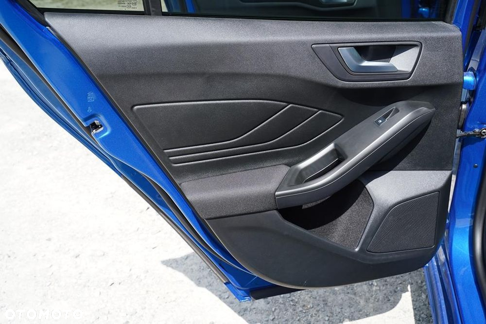 Ford Focus 1.0 EcoBoost mHEV ST-Line X - 8