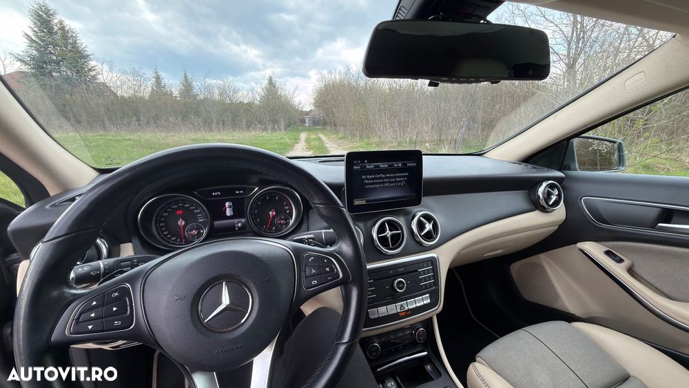 Mercedes-Benz GLA - 11