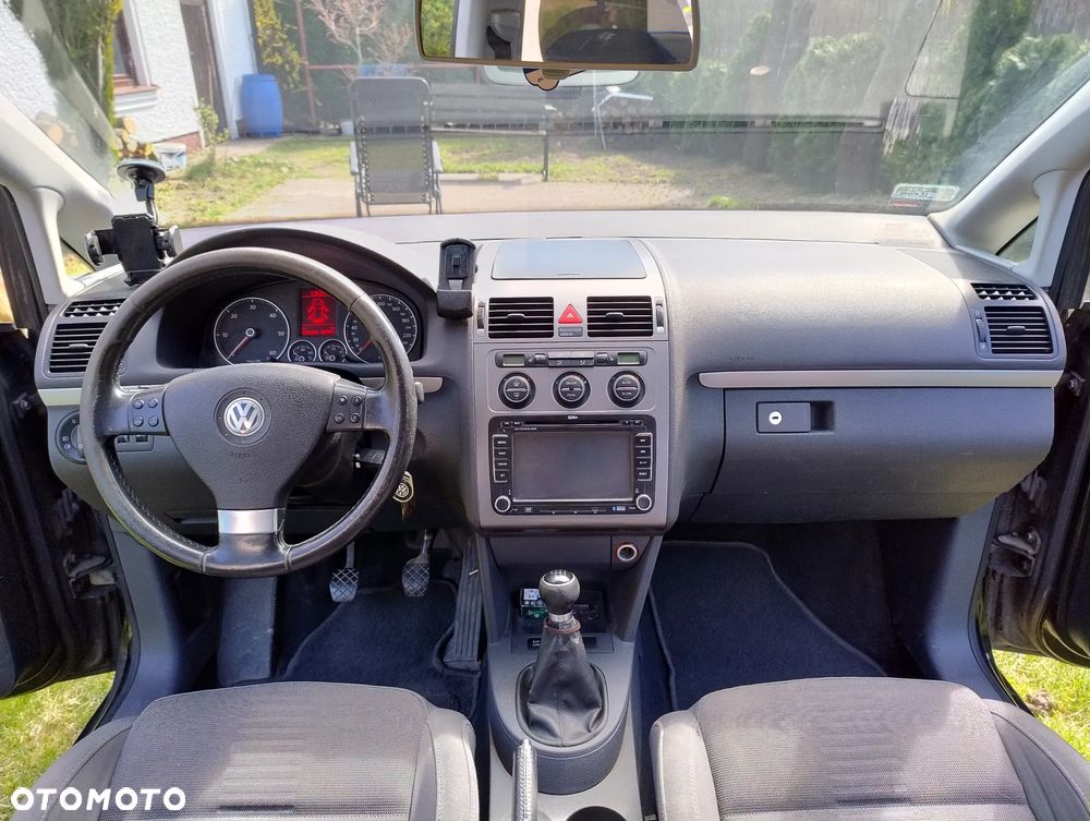 Volkswagen Touran 2.0 TDI Highline - 12