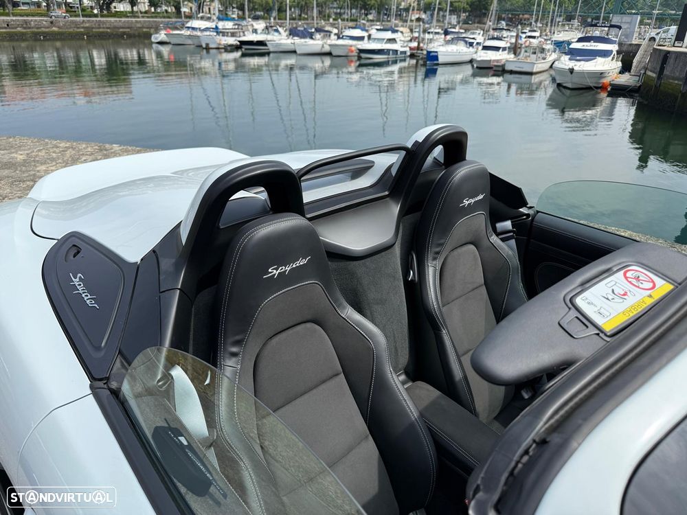 Porsche 718 Spyder PDK - 11