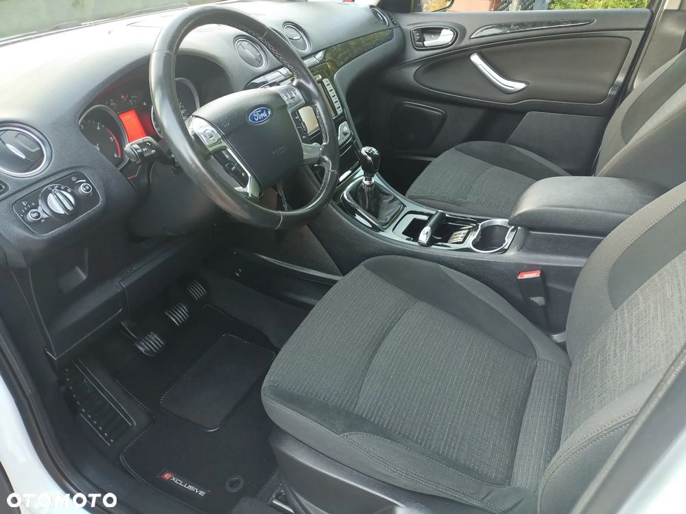 Ford Galaxy 2.0 TDCi Ghia - 11