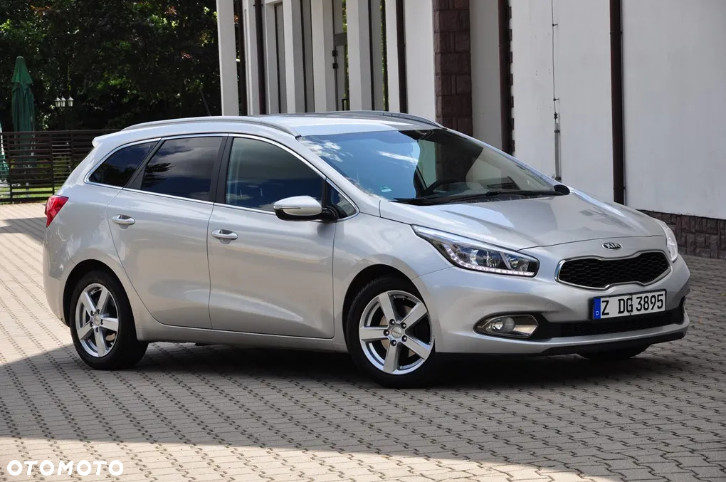 Kia Ceed 1.6 GDI ISG Spirit - 16