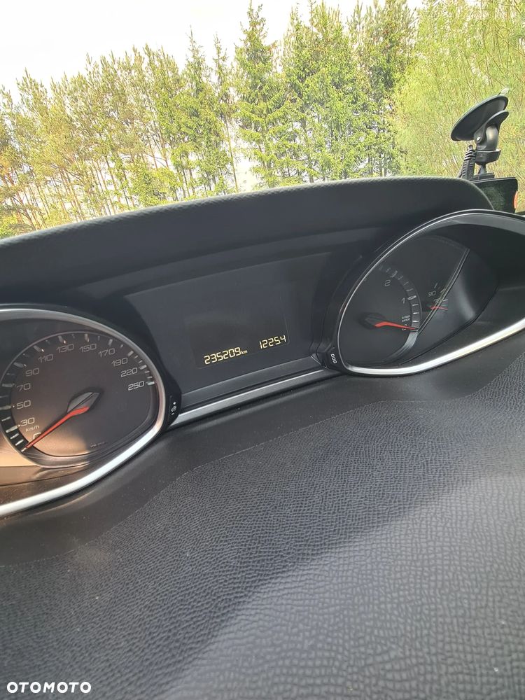 Peugeot 308 1.6 BlueHDi Allure S&S - 15