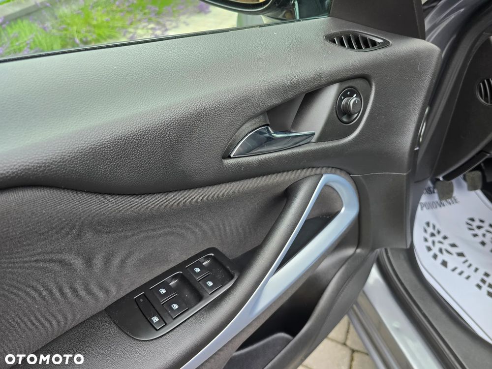Opel Zafira Tourer 1.4 Turbo Sport - 25