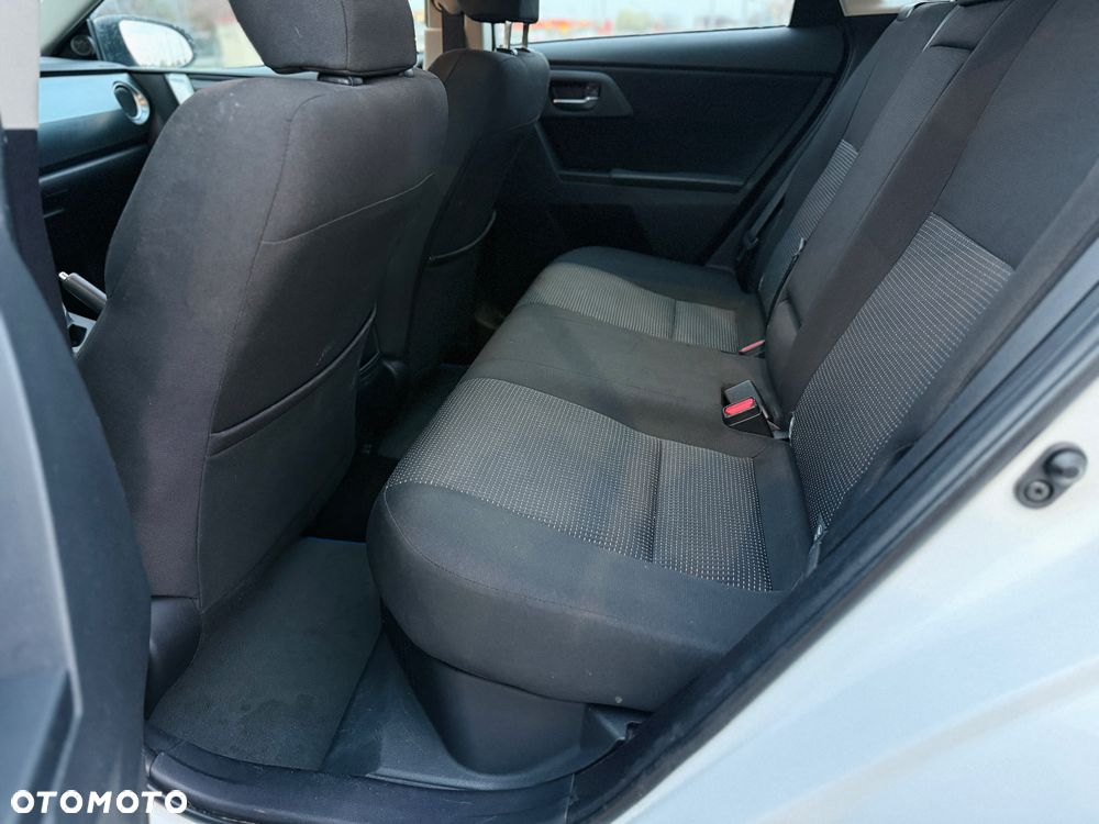 Toyota Auris 1.8 HSD Luna - 13