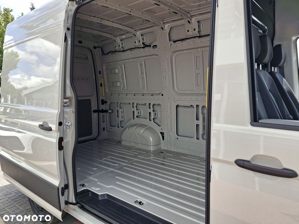 Volkswagen Crafter - 12