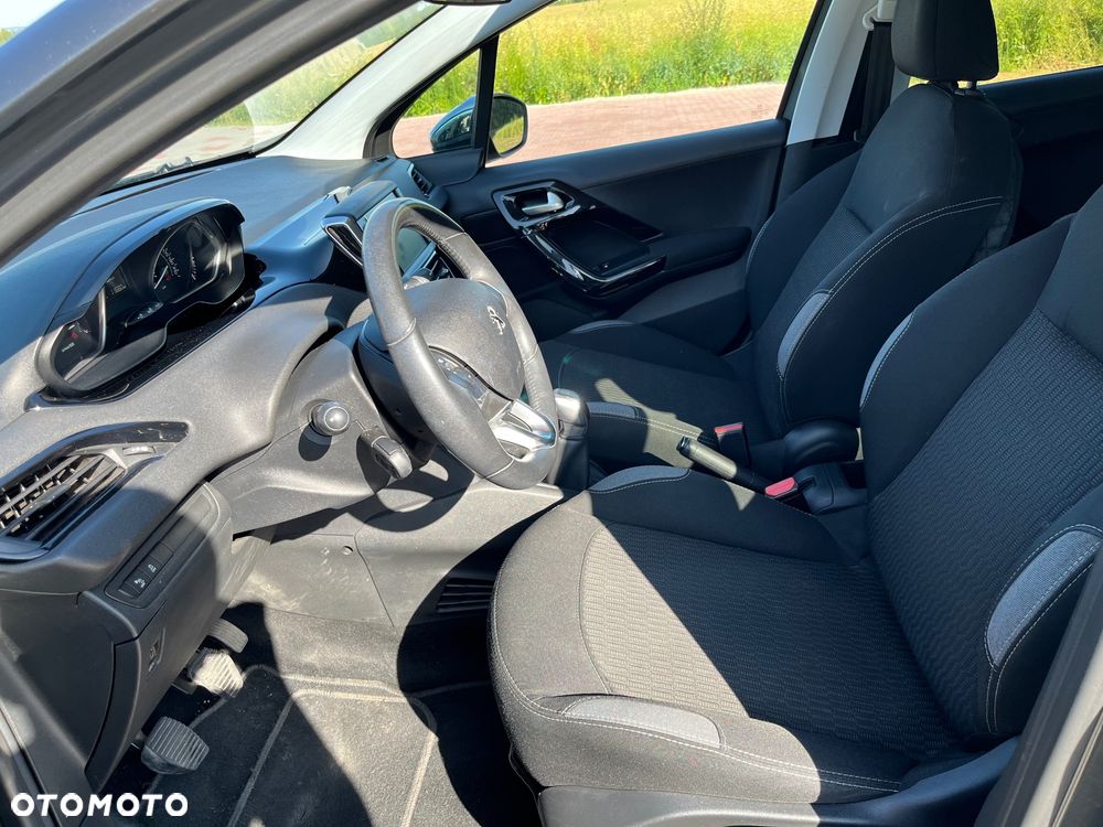 Peugeot 208 1.2 PureTech Style - 9