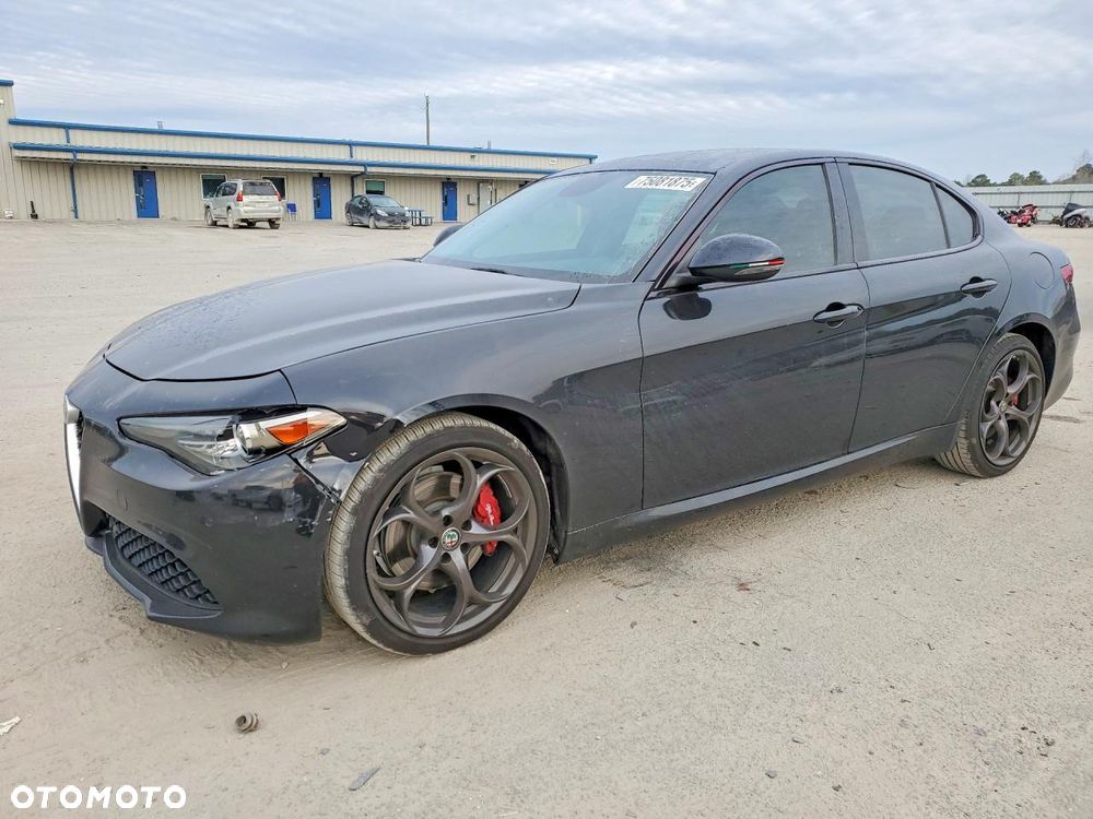 Alfa Romeo Giulia 2.0 Turbo 16V AT8-Q4 Veloce - 26