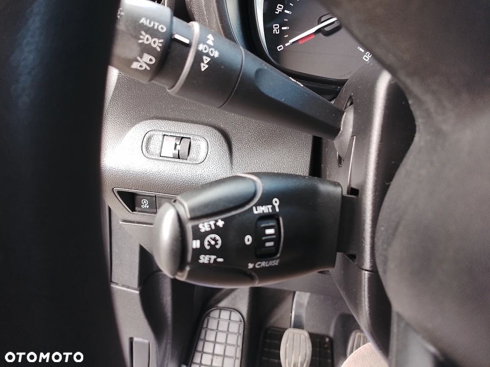 Toyota Proace Berlingo Partner Combo Doblo L2 Izoterma Chłodnia 230V Salon PL 3 osoby 2 EUPal 2,5 DMC - 25