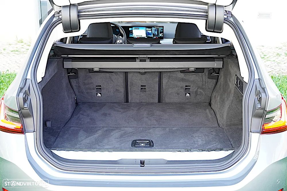 BMW 320 e Touring Corporate Edition Auto - 15