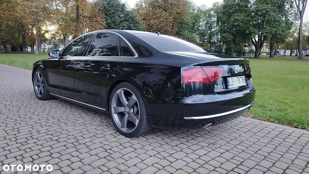 Audi A8 2010 photo 3