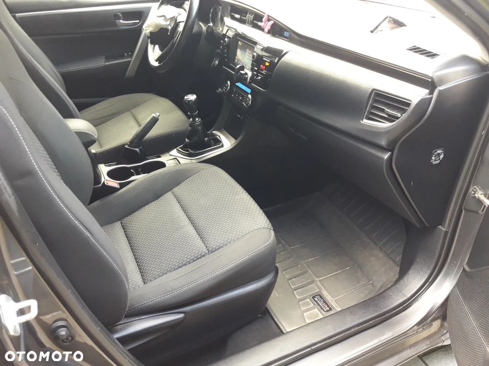 Toyota Corolla - 11