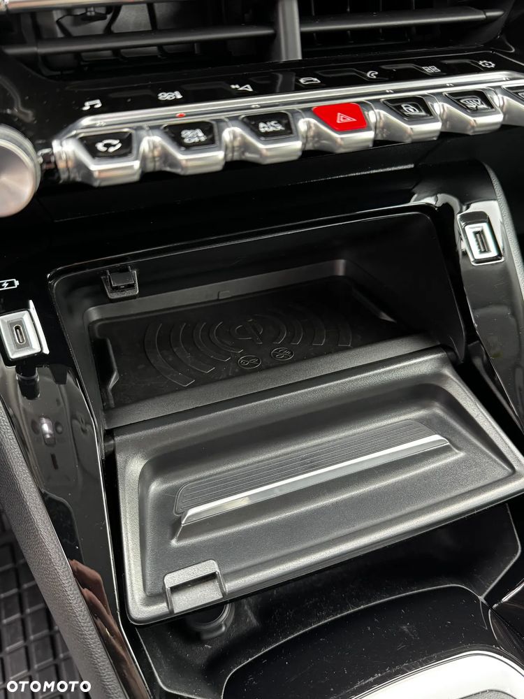 Peugeot 2008 PureTech 100 Allure - 21