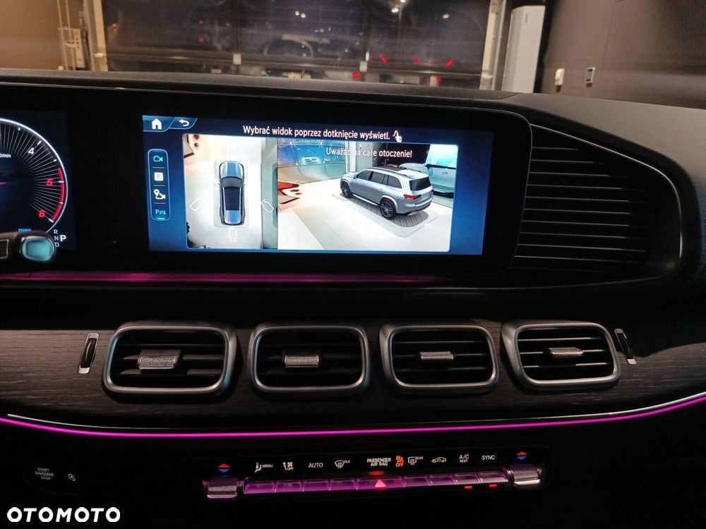 Mercedes-Benz GLS - 24
