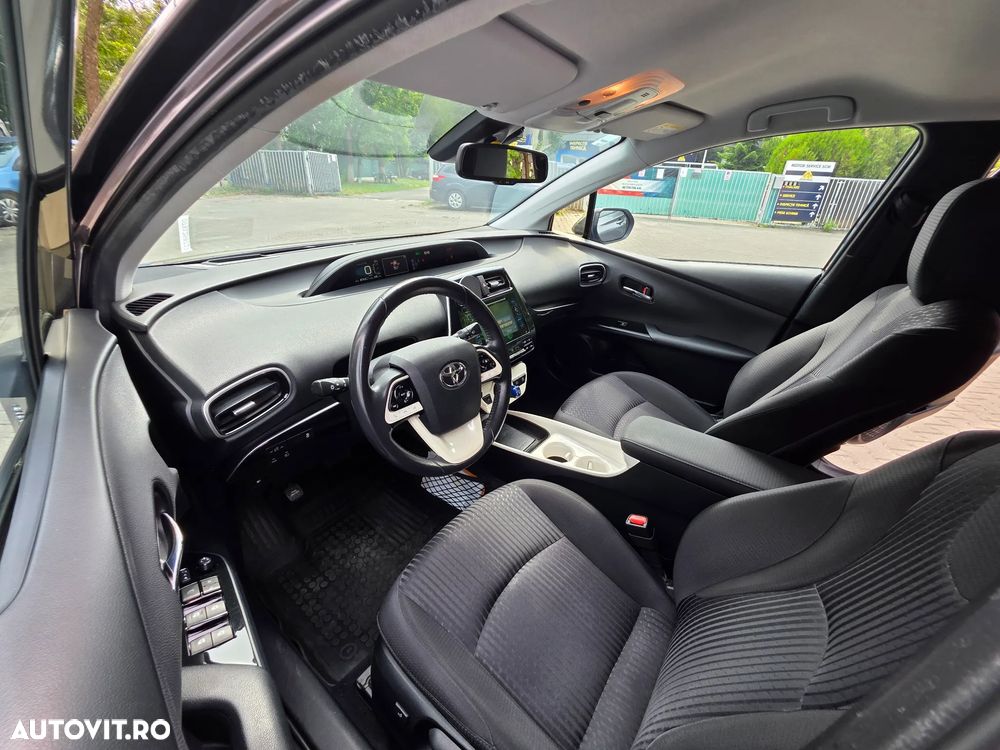Toyota Prius 1.8 Dual VVT-i Sol - 5