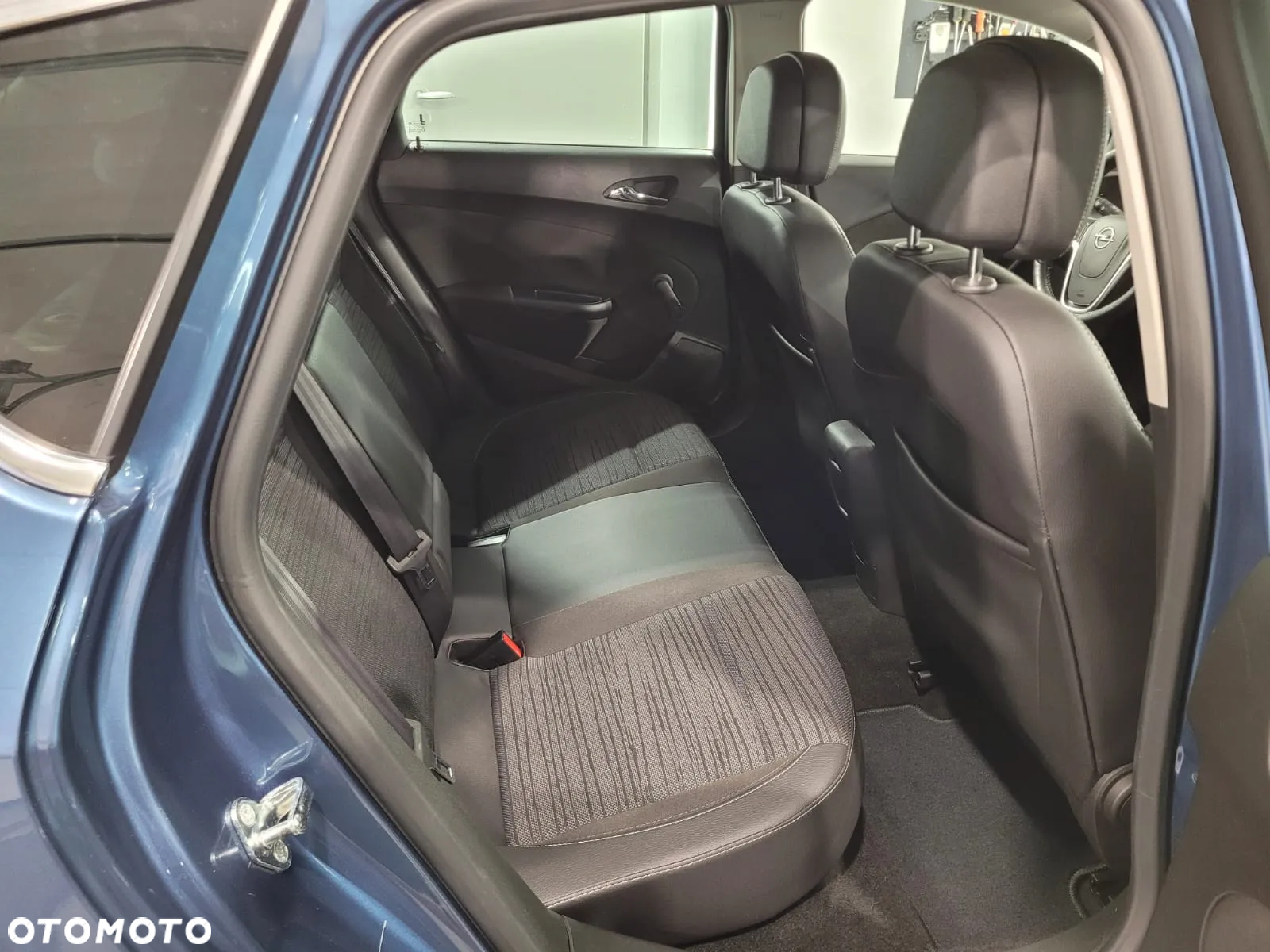 Opel Astra IV 1.4 T Cosmo S&S - 23