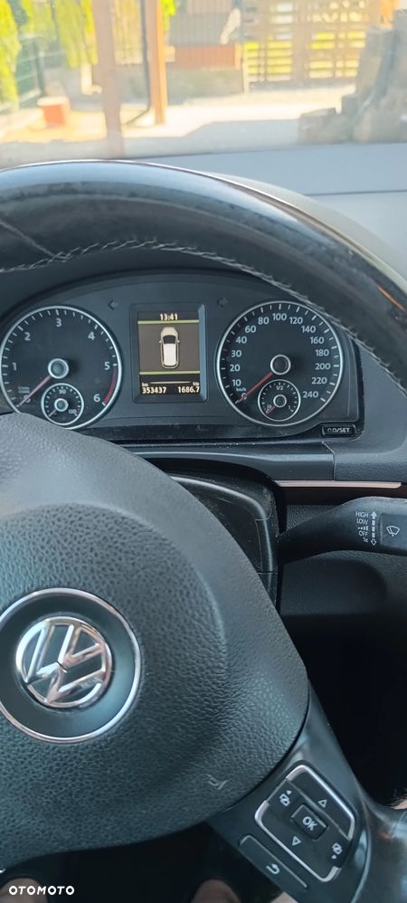 Volkswagen Touran 2.0 TDI DPF Highline DSG - 3