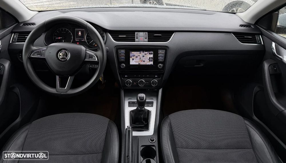 Skoda Octavia Break 1.6 TDi Sportline - 24